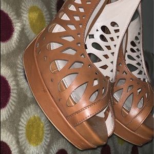 Brown BCBG HIGH HEELS
